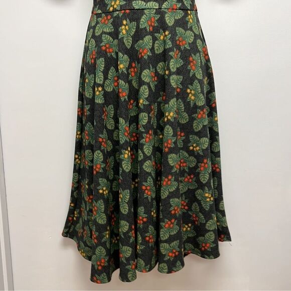 LuLaRoe Nicole L Winter Green Floral Quarter Puff Sleeve Fit Flare A-Line Dress - Picture 2 of 7